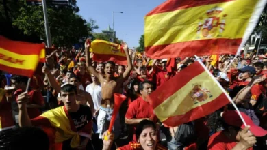 Aficionados españoles celebrando una victoria en el Mundial 2026