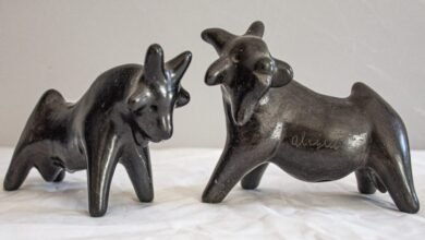 Imagen de la feria con artesanos y productos artesanales