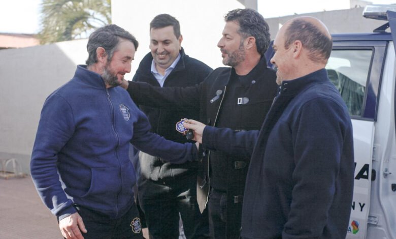 Agentes de la Guardia Local de Idiazábal durante el acto de lanzamiento