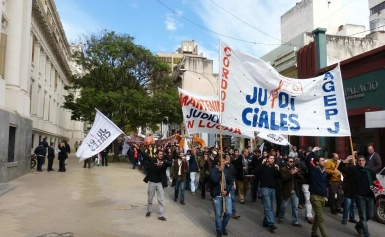 Imagen de empleados judiciales en protesta en Córdoba
