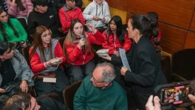 Estudiantes trabajando en proyectos de sustentabilidad