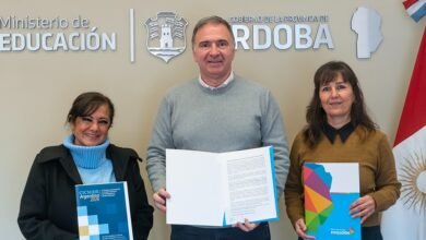 Firma del convenio entre el Ministerio de Educación de Córdoba y RIIDE Argentina