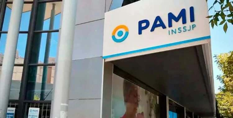 Protesta de jubilados en Córdoba por la crisis en el Pami
