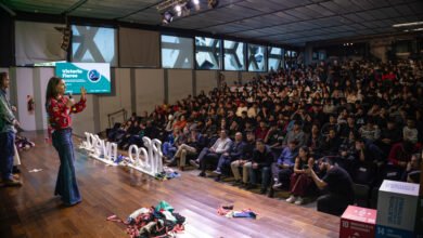 Jóvenes participando en la iniciativa 'Re-Conversar' y 'Re-Accionar'