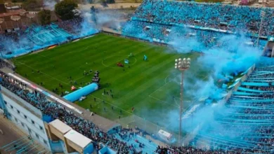 Imagen del estadio Julio César Villagra lleno de personas