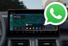 Pantalla de WhatsApp en Android Auto mostrando las nuevas funcionalidades de conducción segura
