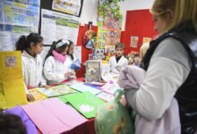 Estudiantes durante la Feria de Ciencias en Córdoba