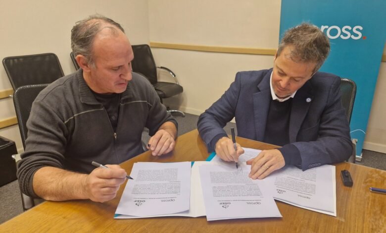 Firma del convenio entre APROSS y OSEF para cobertura recíproca de salud