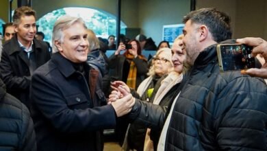 Imagen de la firma del convenio entre el gobernador y el intendente
