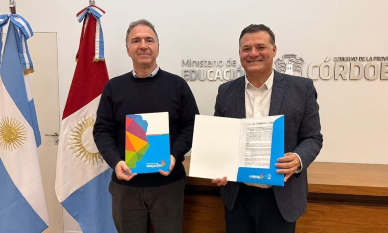 Ministro de Educación y presidente de la Agencia Córdoba Turismo firman convenio