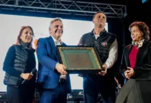 Llaryora y autoridades en la celebración de los 65 años de los Bomberos Voluntarios de Marcos Juárez