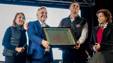 Llaryora y autoridades en la celebración de los 65 años de los Bomberos Voluntarios de Marcos Juárez