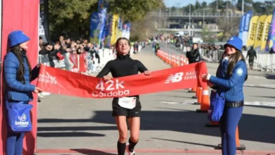 Atletas corriendo en la Maratón Ciudad de Córdoba 2026