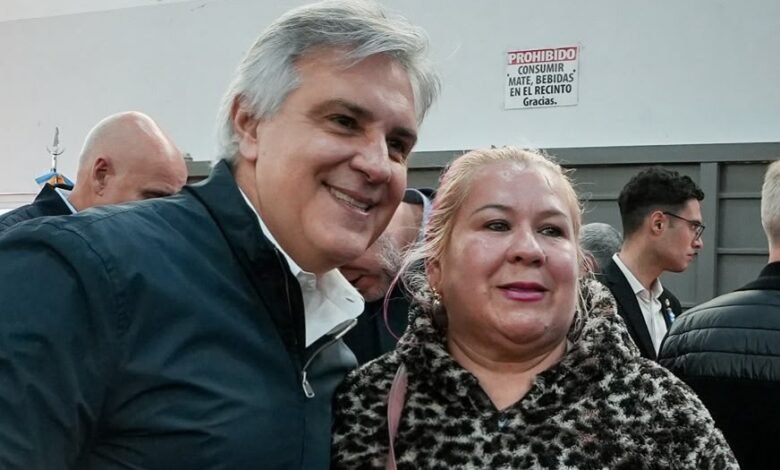 Inauguración de la urbanización de Las Latitas con autoridades presentes