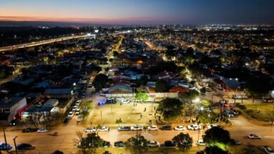 Imagen de la plaza de barrio industrial oeste con la nueva iluminación LED