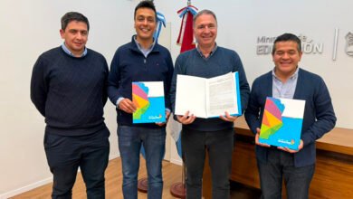 Firma del convenio de colaboración entre el Ministerio de Educación y la Municipalidad de Santa Catalina