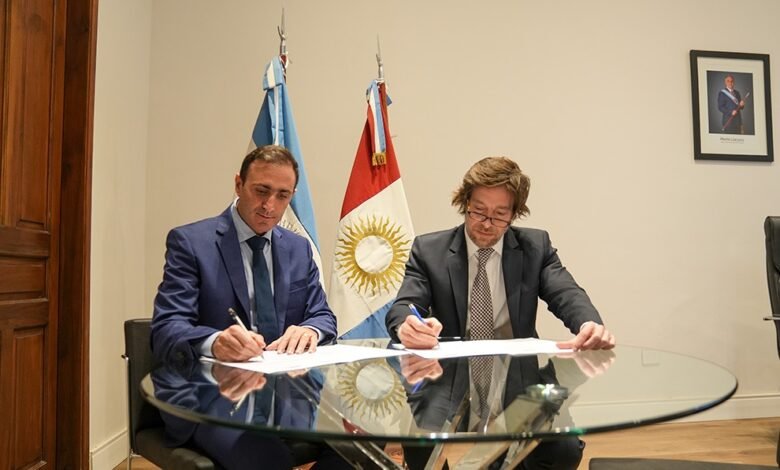 Firma del acuerdo de cooperación entre el Ministerio de Justicia y Trabajo y la Universidad Internacional de La Rioja