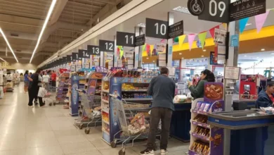 Bolsas de papel reciclado en un supermercado