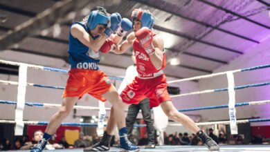 Imagen de boxeadores en el ring durante una velada del programa Futuros Campeones Cordobeses