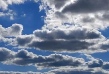 Imagen de un cielo con nubes y claros en Córdoba