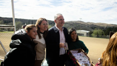 Conferencia del Primer Congreso Regional de Educación en Potrero de Garay con docentes y autoridades provinciales