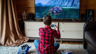 Estudiantes jugando videojuegos terapéuticos en un aula de Córdoba
