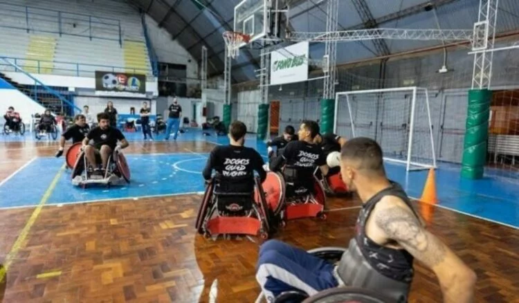 Imagen de personas con discapacidad practicando deportes adaptados