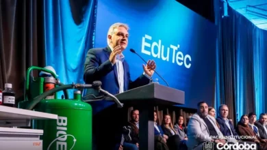 Estudiantes en una clase de educación técnica en Córdoba