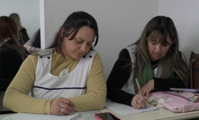 Docentes participando en un curso de formación para la enseñanza del inglés