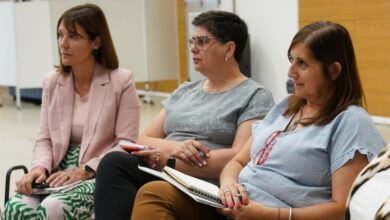 Docentes en una clase de educación financiera