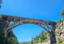 Imagen del puente del Embalse Río Tercero durante las obras de reparación