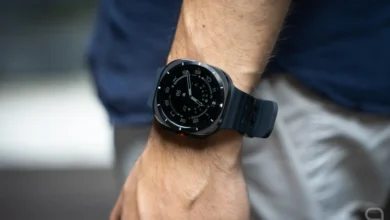 Galaxy Watch Ultra 2 mostrando la pantalla de reinicio tras error de zona horaria