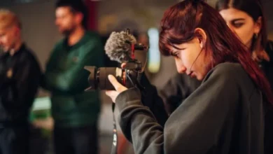 Estudiantes trabajando en una tecnoteca