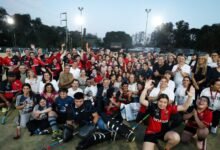 Jugadores cordobeses de hockey ID con el gobernador Martín Llaryora