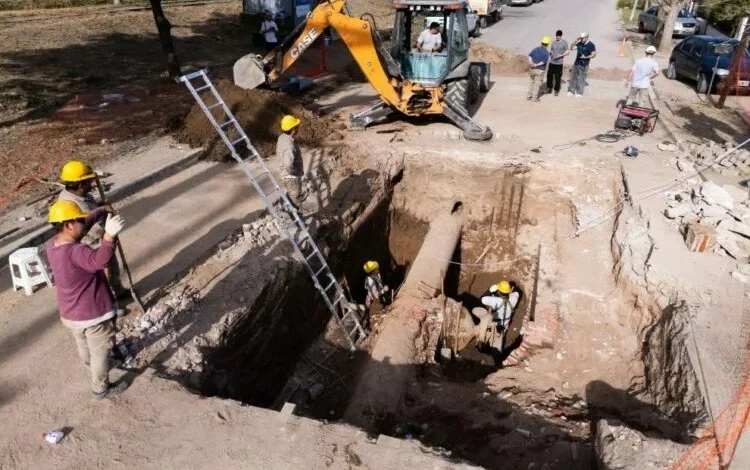 Imagen de la obra de mejora del sistema de agua y saneamiento en Cruz del Eje
