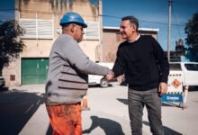 Obras de bacheo y pavimentación en Villa Páez y Alberdi