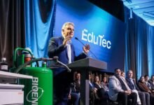 Gobernador Martín Llaryora anunciando la inversión en educación técnica
