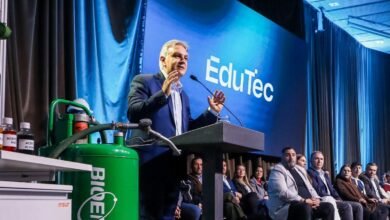 Gobernador Martín Llaryora anunciando la inversión en educación técnica