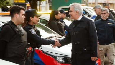 Imagen de la recorrida del gobernador Martín Llaryora por los barrios Argüello, Alta Córdoba e Inaudi