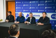 Vecinos de Almafuerte utilizando la herramienta 'Ojos en Alerta' para enviar alertas a los centros de monitoreo locales