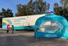 Camión Multiconsultorio de APROSS + Cerca en una comunidad cordobesa
