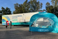 Camión Multiconsultorio de APROSS en una localidad del interior de Córdoba