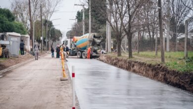 Imagen de la pavimentación en curso de la calle Agustín Piaggio en barrio Quintas de Italia
