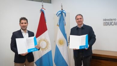 Ministro de Educación y vicerrector de la Universidad Atlántida Argentina firman convenio marco