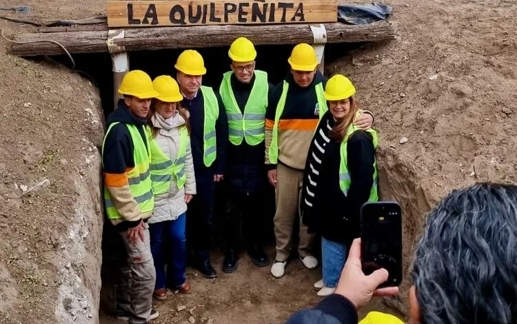 Estudiantes del IPET N.° 110 durante la inauguración de los nuevos talleres