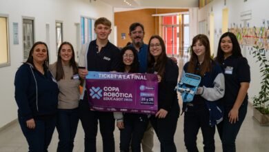 Estudiantes cordobeses celebran su clasificación a la final nacional de la Copa Robótica Educabot 2026