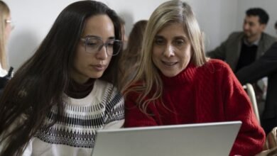 Docentes cordobeses participando en un webinar de Canva sobre inteligencia artificial