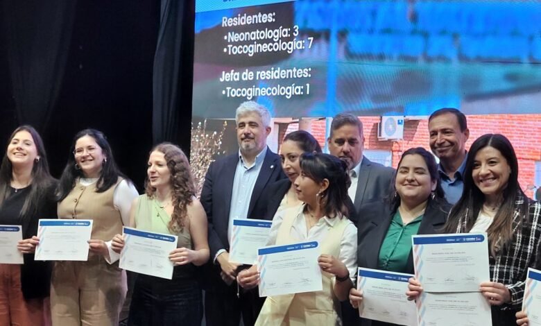 Ceremonia de colación de 180 residentes en salud en el Pabellón Argentina de la Ciudad Universitaria de Córdoba