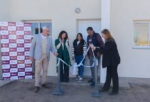 Familias recibiendo llaves de su vivienda semilla en Río Primero