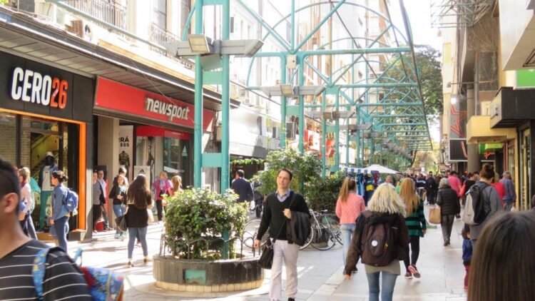 Feriado del 17 de agosto: Comercios cerrados en Córdoba